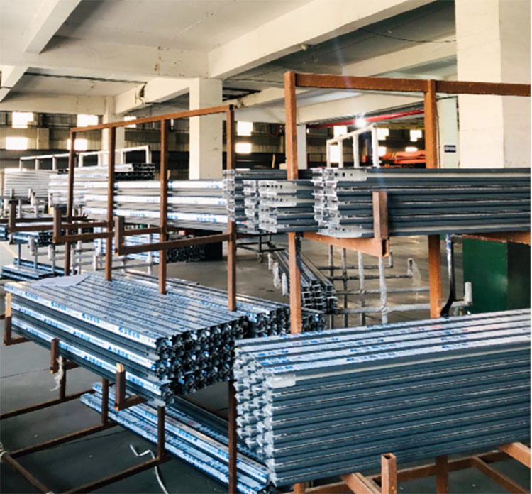 Aluminum doors and windows